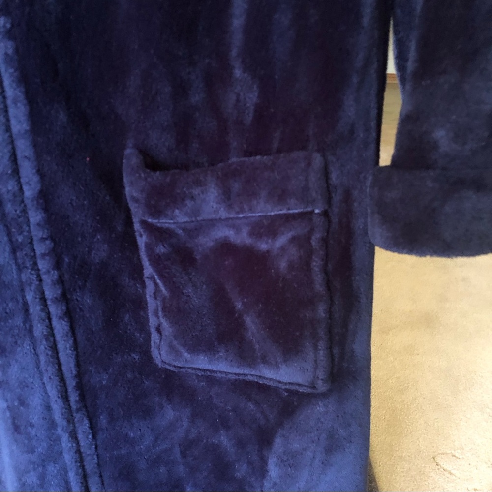 Warm and Cozy fuzzy blue robe. Sz M/L